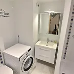 Lumineux A Avec Terrasse, Parking Et Wifi - 5 Min Du Centre - Fr-1-722-1 *