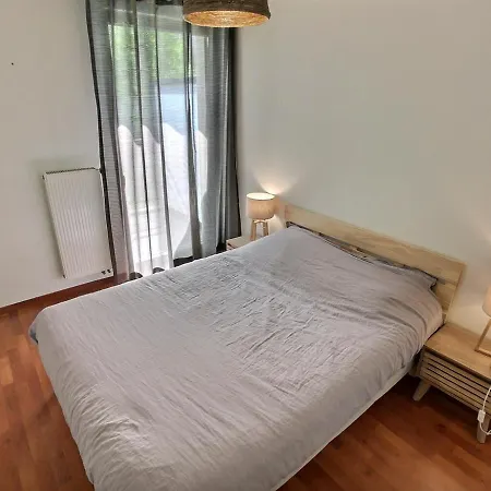 Lumineux A Avec Terrasse, Parking Et Wifi - 5 Min Du Centre - Fr-1-722-1 Appartement *